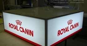Напольный стенд ROYAL CANIN с внутренней подсветкой